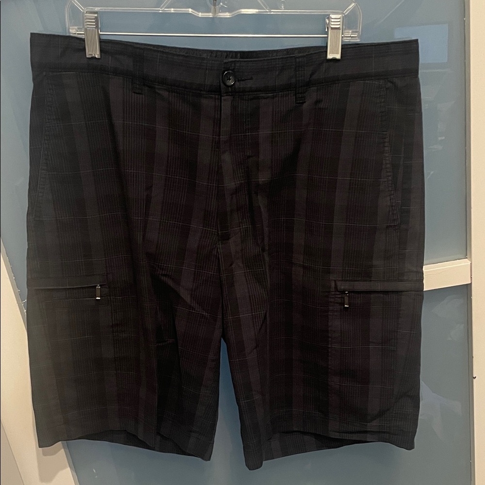 Greg Norman Collection Dark Plaid Men's Shorts, 36, EUC